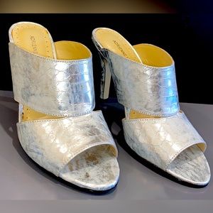 New stunning silver heels size 5.5
